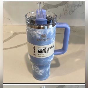 40 oz ocean tie dye Stanley